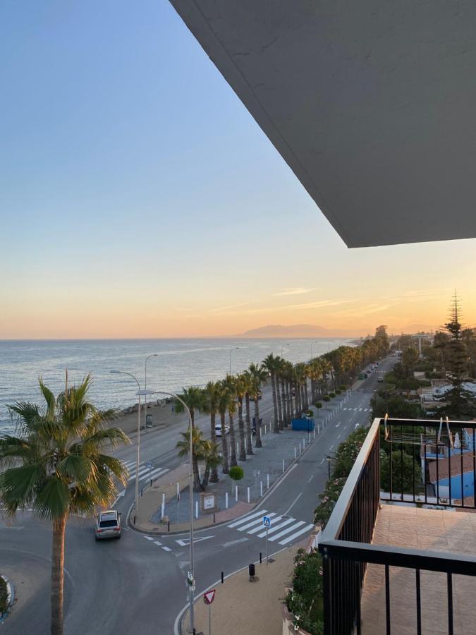 Sea View Apartment / A Primera Linea De Playa Málaga Exteriör bild